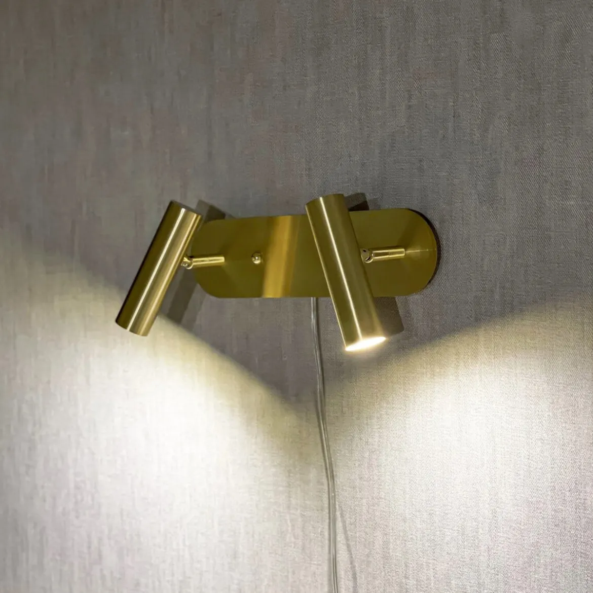 ARTIC Vägglampa LED Dubbel 30cm Matt Mässing