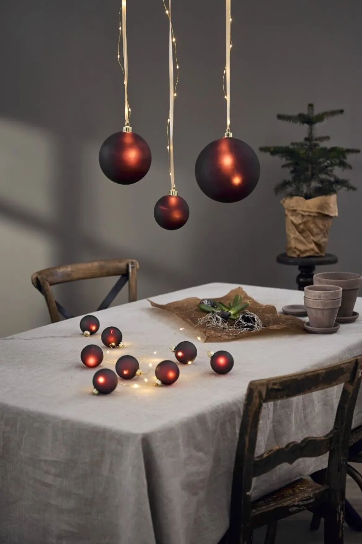 BLISS Glaskula Batteri 21cm 20LED Röd
