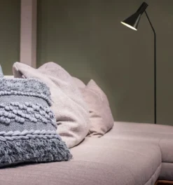 CERES Golvlampa 146cm Svart