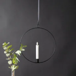 FLAMME RING med Batteridrivet Antikljus 28,5cm Svart