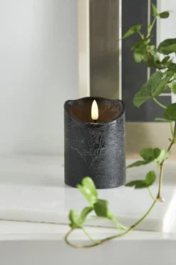 FLAMME RUSTIC LED-Blockljus 10cm Svart
