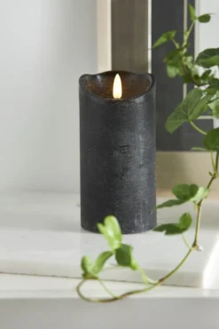 FLAMME RUSTIC LED-Blockljus 15cm Svart