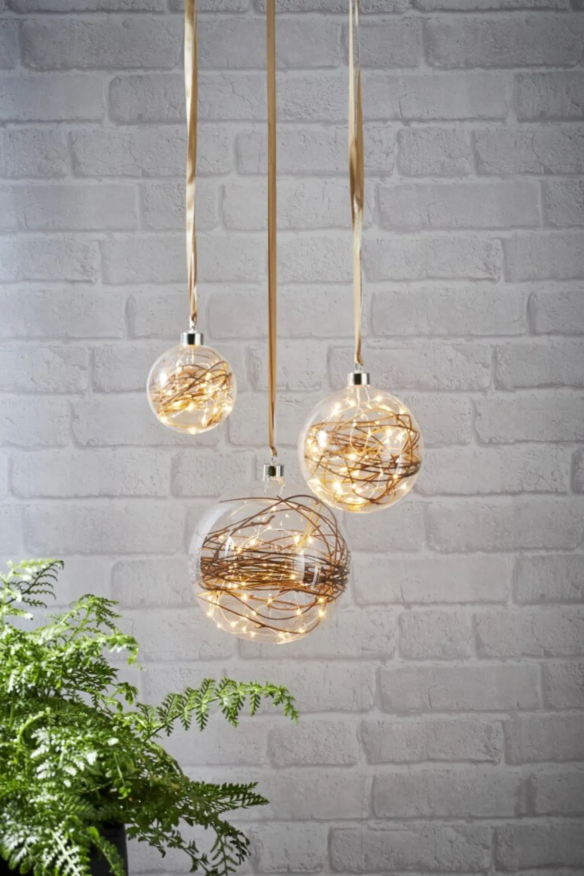 GLOW Glaskula 15LED 10cm Transparent