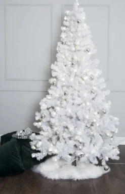 Julgran Ottawa med 260LED 210cm Vit