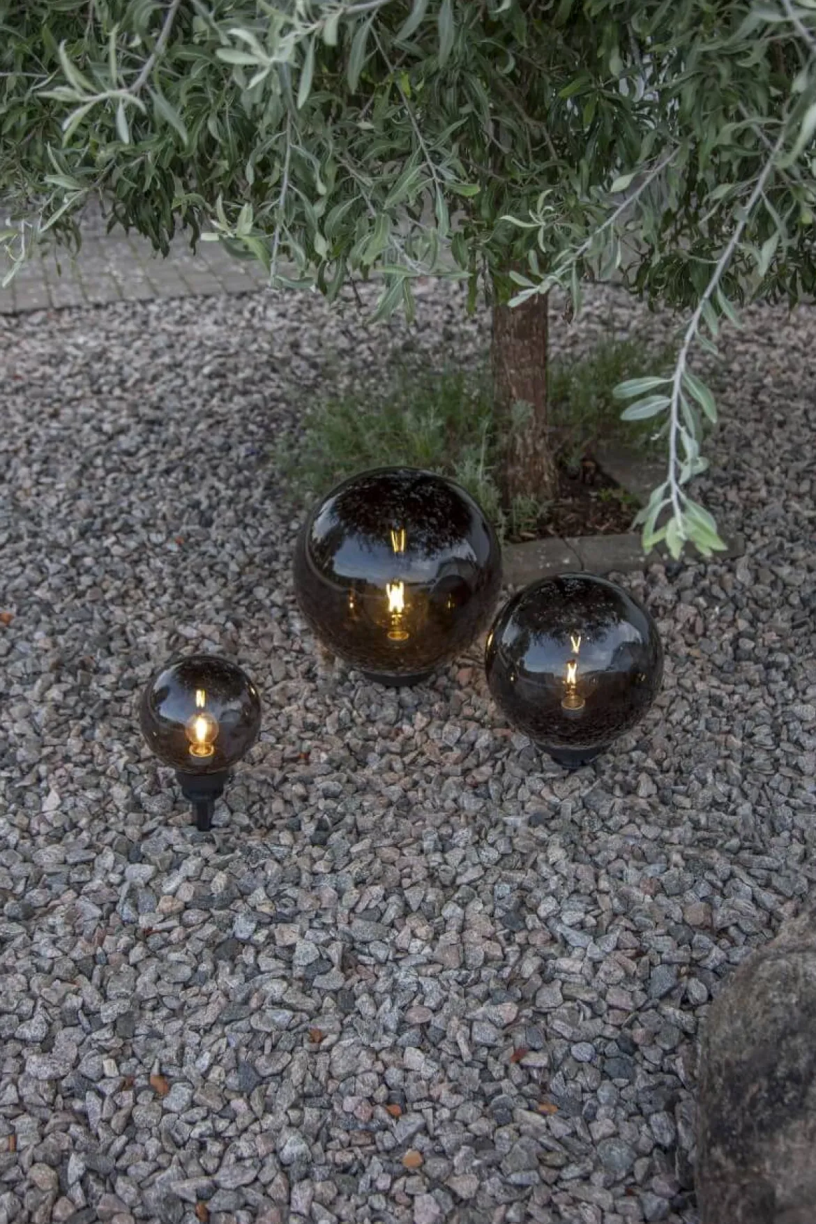 ORBY Klot Utomhusdekoration 20cm Svart
