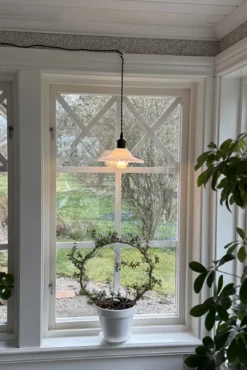 SILVIA Fönsterlampa 21,5 cm Svart/Opalvit