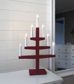TRAPP Ljusstake 7L 54cm Röd