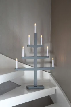 Tripp Ljusstake 7L 77cm Grå