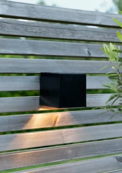 WALLY CUBE Vägglykta Solcell 10cm Svart